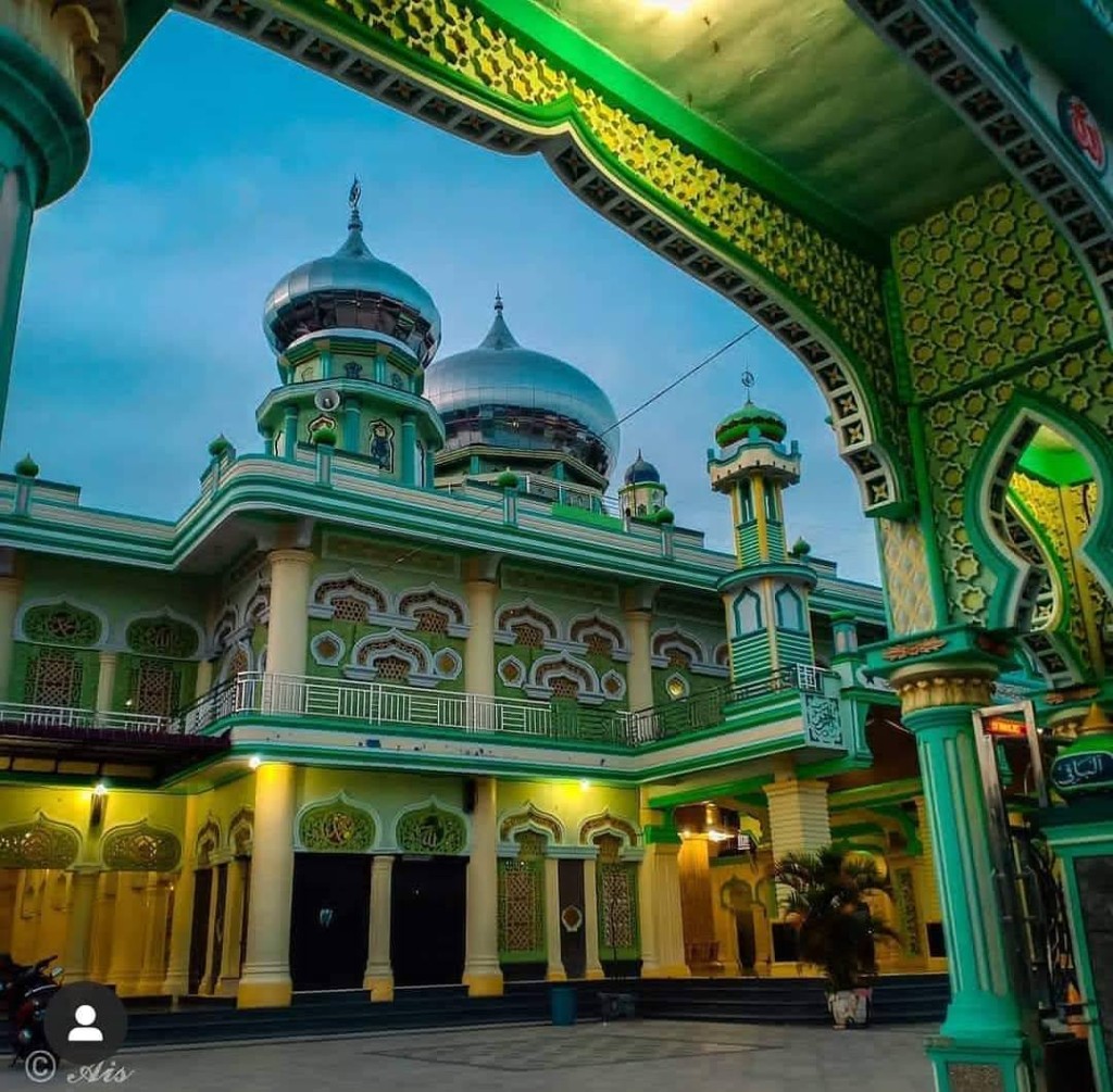 Masjid Besar Baiturrahim Gampong Paya Bujok Seulemak